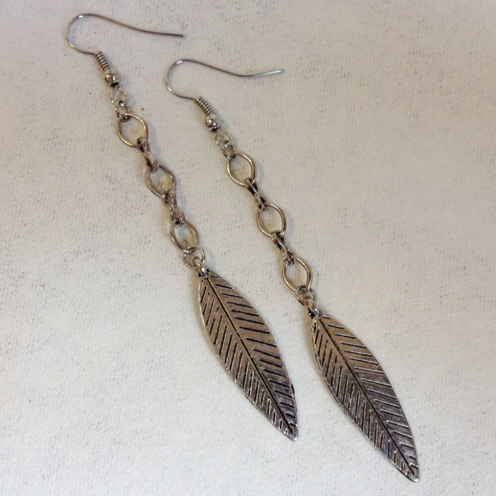 Silver Metal Feather Earrings Link Chain Handmade Long Dangle Pierced New Gift